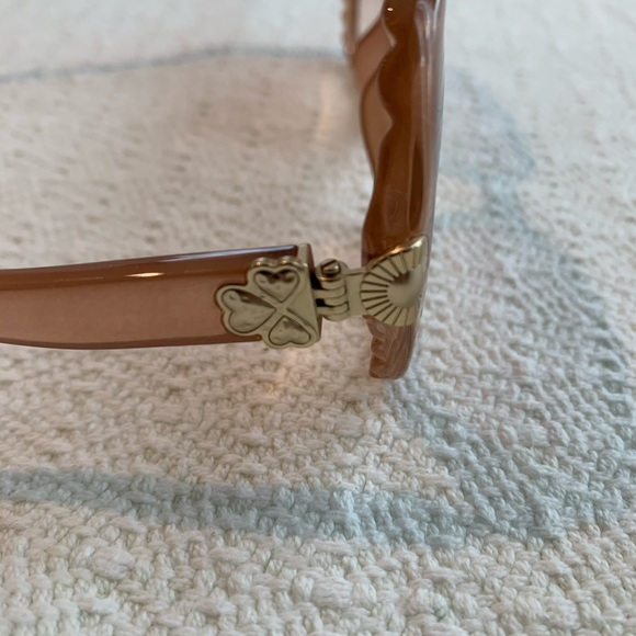 🚫⚠️ SOLD ⚠️🚫 Chloe Sunglasses - Picture 4 of 8